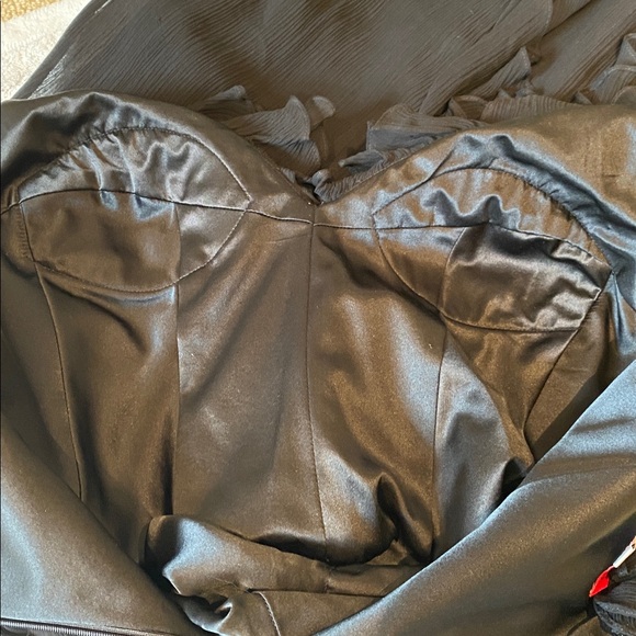 Donna Ricco Collection black ruffled front sleeveless prom evening gown Sz 6 - Picture 12 of 13